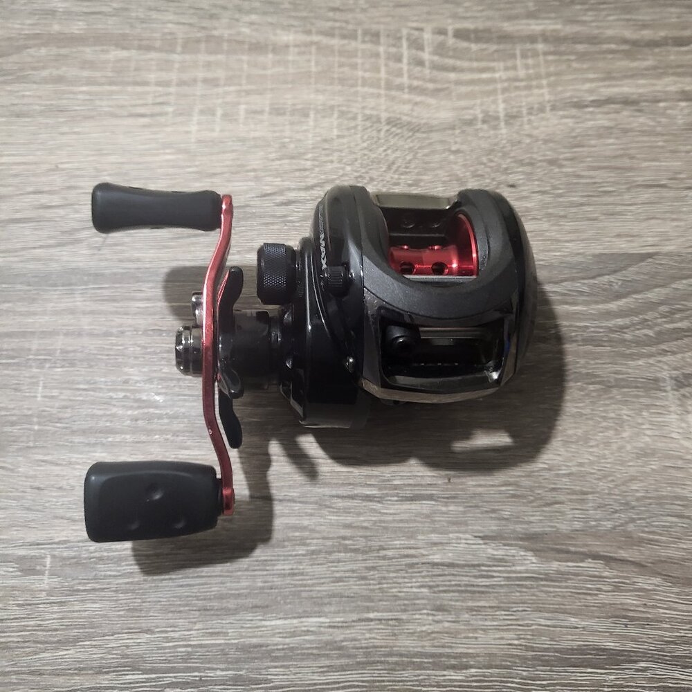 Abu Garcia Black Max 3 Right Hand Baitcast Fishing Reel